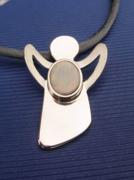 Engel mit Opal Fundort: Australien